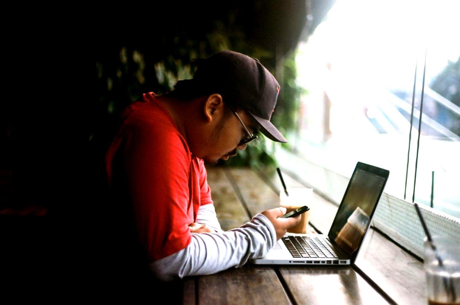 Ambiente de trabajo colaborativo con documentos financieros